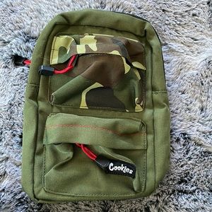 Cookies Smell Proof Rack Pack Over the Shoulder